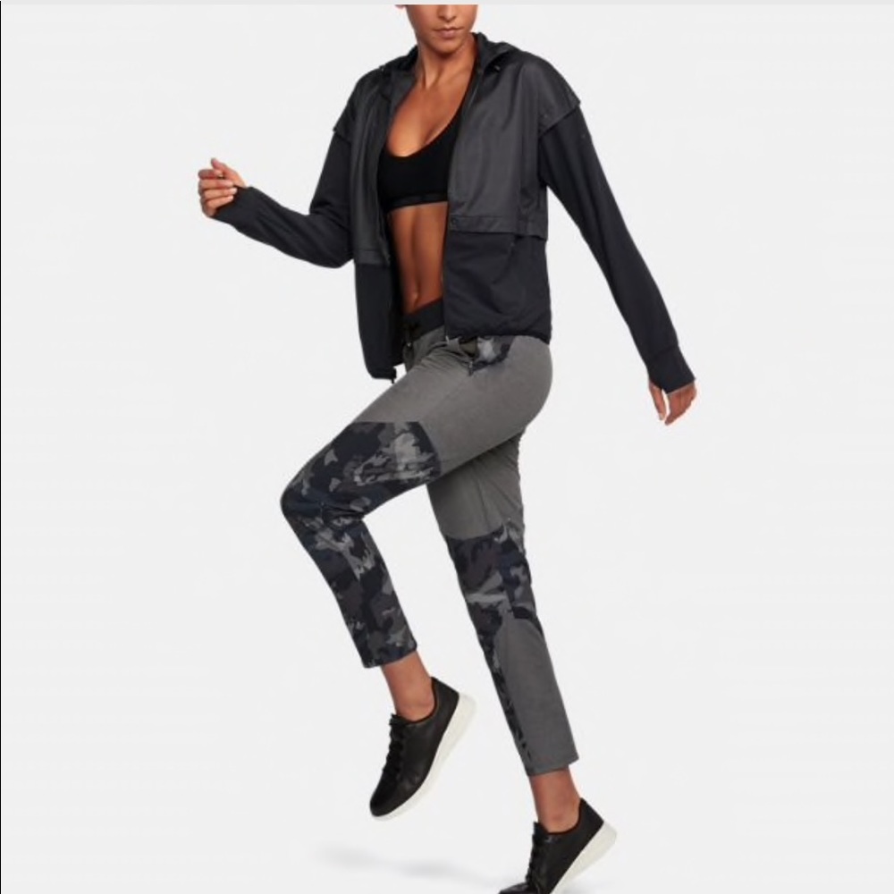 NWT Under Armour Women's GORE WINDSTOPPER Jacket - Picture 3 of 12